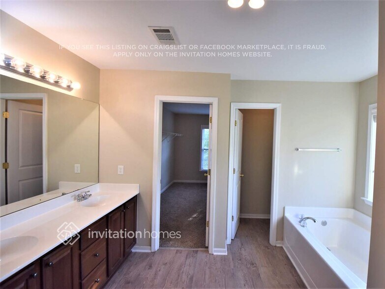 Building Photo - 2521 Mockingbird Ln