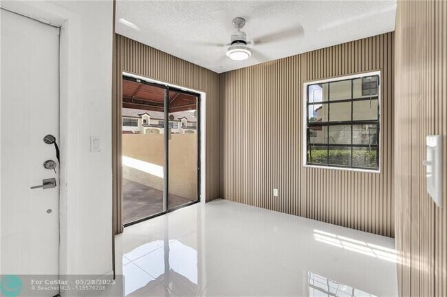 Building Photo - 201 Freedom Ct
