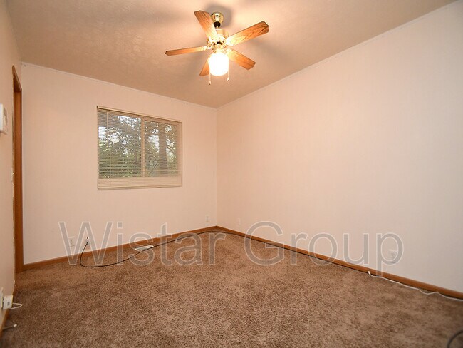 Building Photo - 5116 Read St