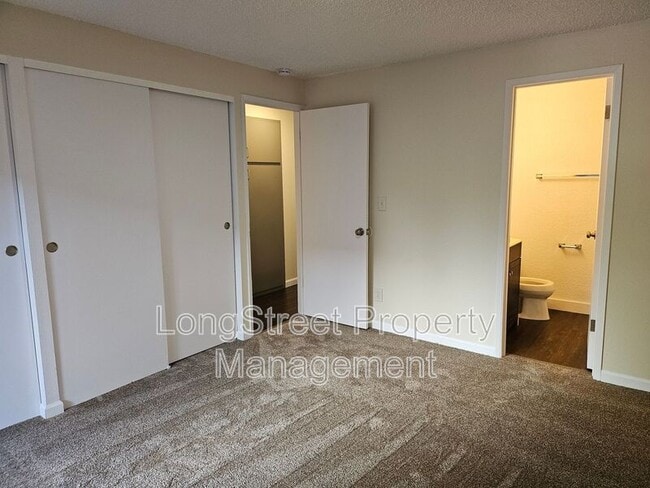 Building Photo - 14171 SW Allen Blvd