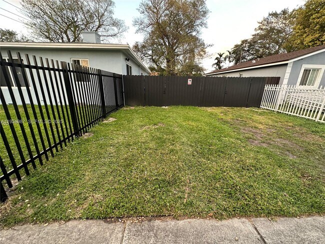 Building Photo - 1791 NW 45th St