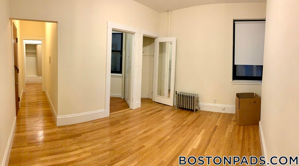 Building Photo - 504 Beacon St