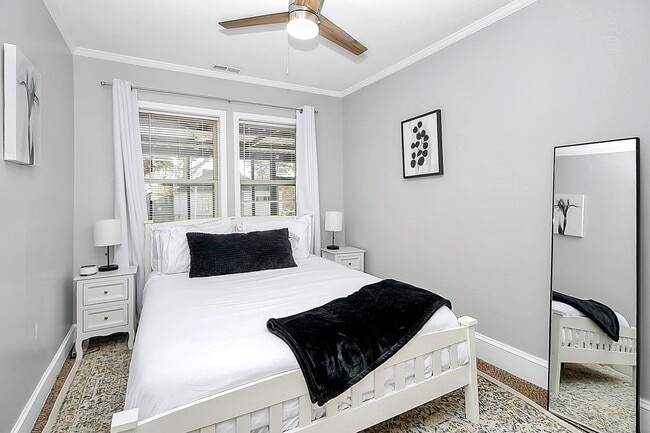 Building Photo - 1200 Fordham Rd