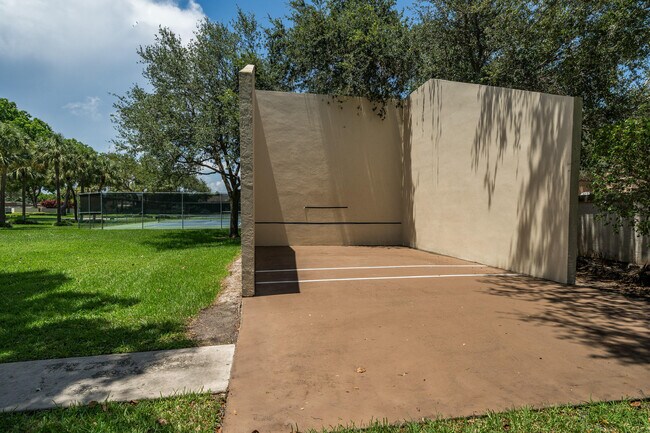 Building Photo - 3355 Jaywood Terrace