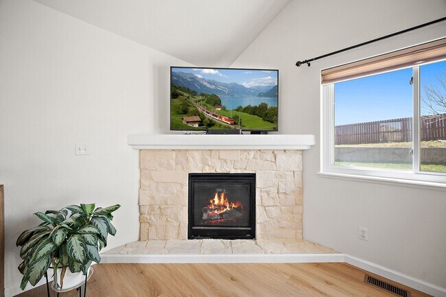 Building Photo - Beautiful Recently Renovated 4 Bed 4 Bath Home In Fountain!!!!