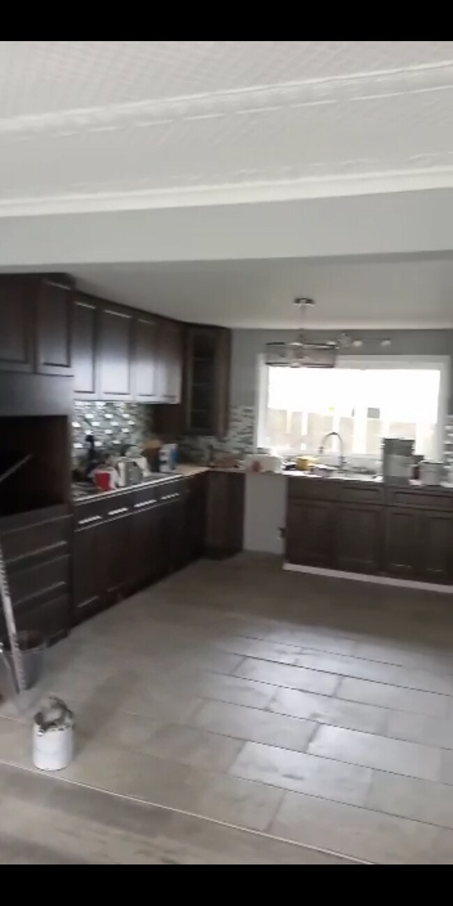 Building Photo - 27 Cottage Ave