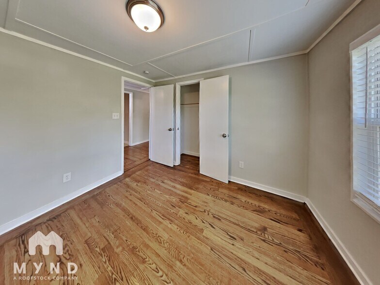 Building Photo - 110 Hamilton Dr