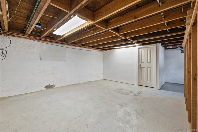 Building Photo - 257 Seaside Ave
