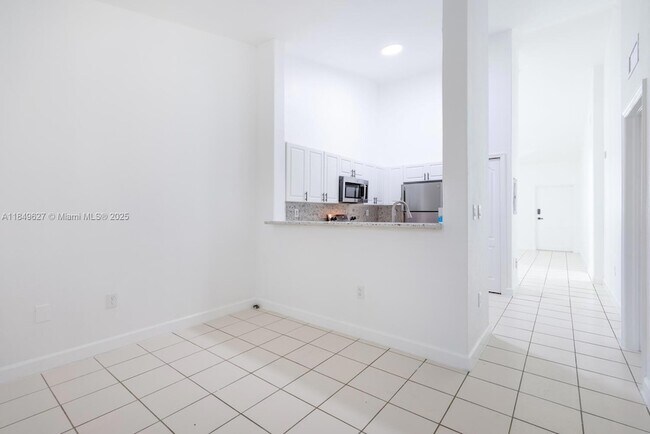 Building Photo - 1663 SE 27th Dr