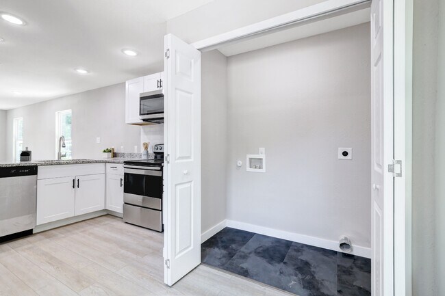 Building Photo - 775 Yucca St