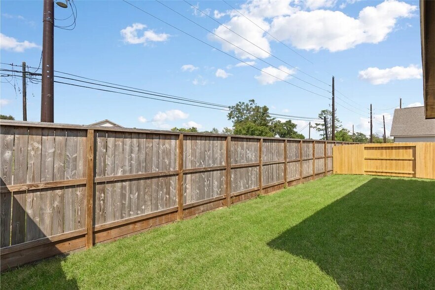 Building Photo - 1127 Santee Ct