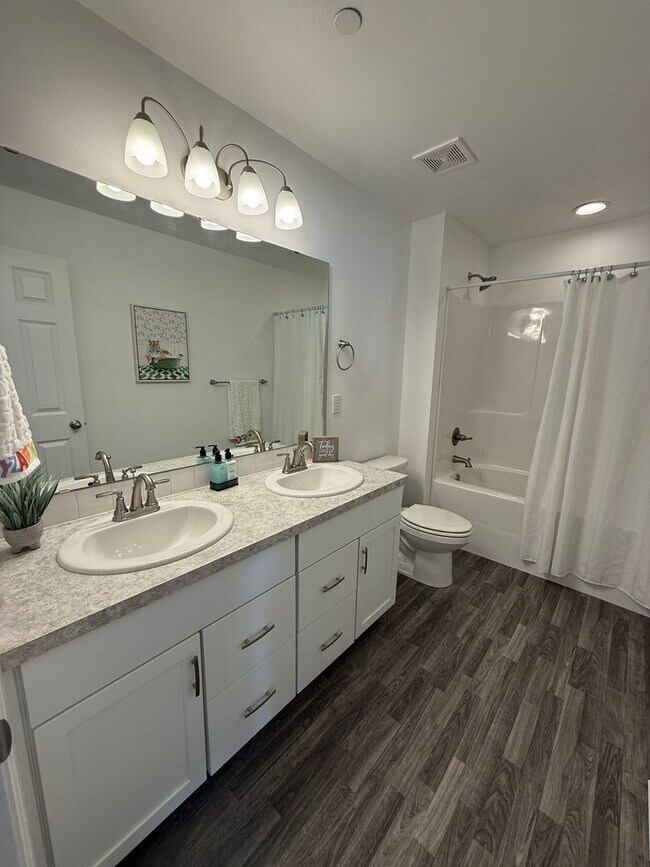 Building Photo - Hogan Heights Community 4 Bed 3.5 Bath