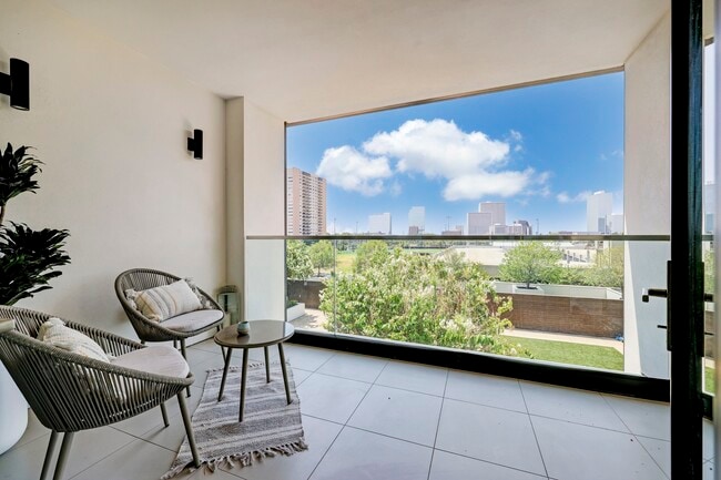 Building Photo - 3433 Westheimer Rd