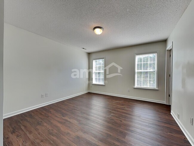 Building Photo - 134 Kimeo Way