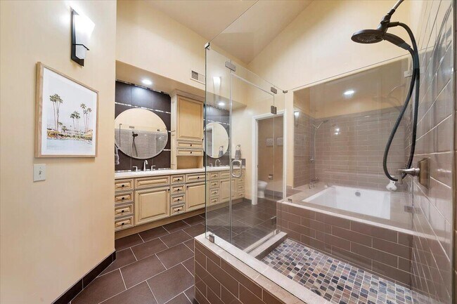Building Photo - 38615 Palm Valley Dr