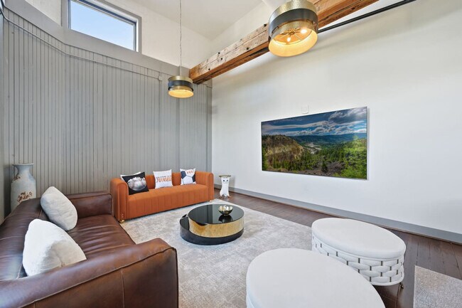 Building Photo - 222 W 15th St