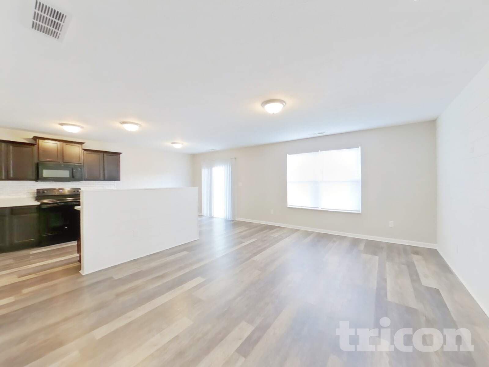 Building Photo - 963 Redwood Dr