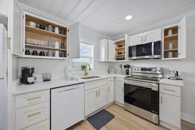 Building Photo - 4501 N Ocean Blvd