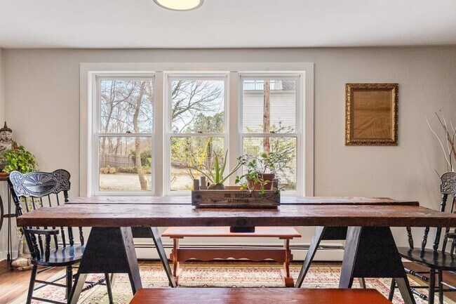 Building Photo - 33 Exeter Rd