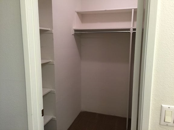 Building Photo - First floor condo!