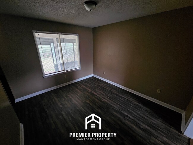 Building Photo - 6386 Midsummer Way