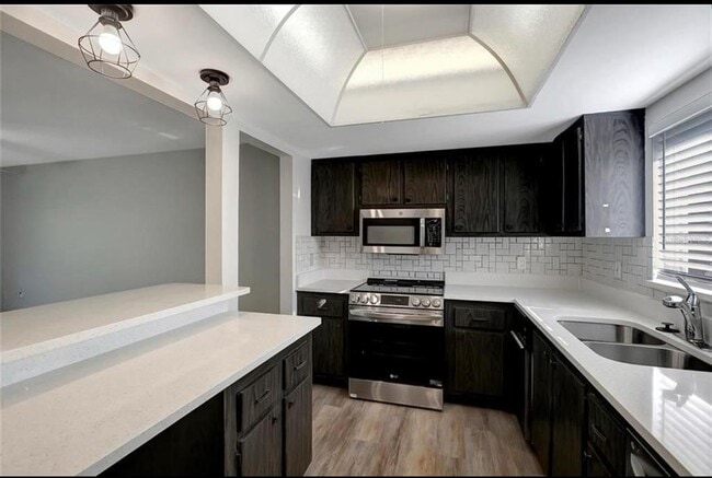 Building Photo - 7020 Cognac Dr