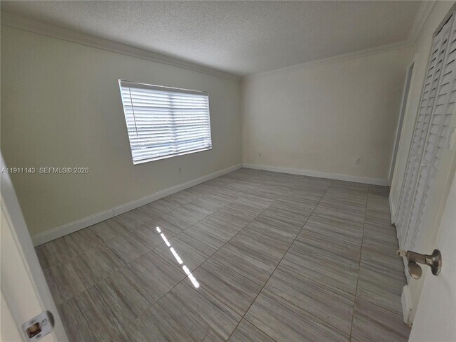 Building Photo - 3944 NE 167th St