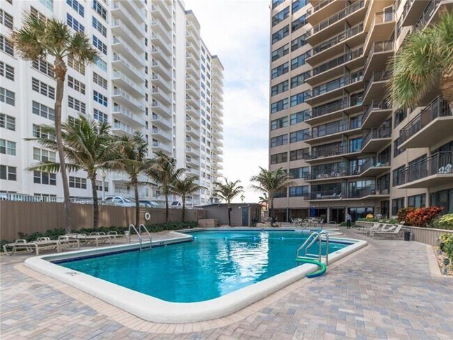 Building Photo - 3800 Galt Ocean Dr