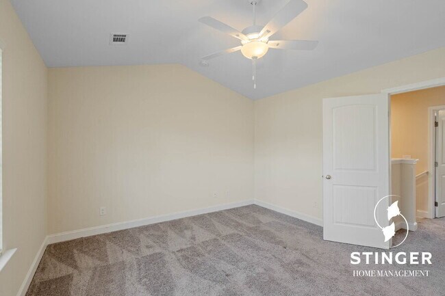 Building Photo - 204 Admiration Ave