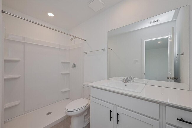 Building Photo - 21459 Montecagnano Ave