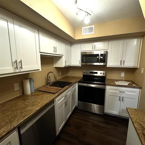 Building Photo - 2314 Bamboo Dr
