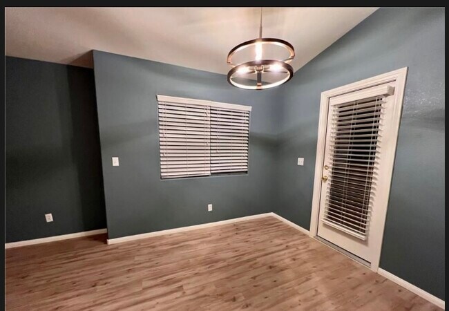 Building Photo - 356 Manti Pl