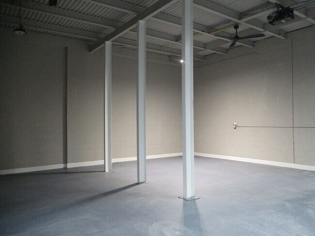 Building Photo - Warehouse space w/ small office AVAILABLE