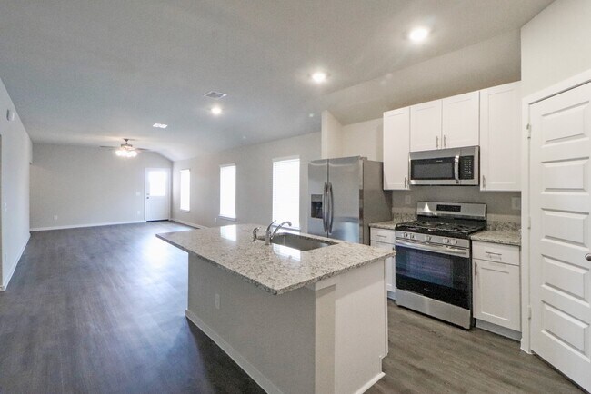 Building Photo - 17327 Ridge Dr