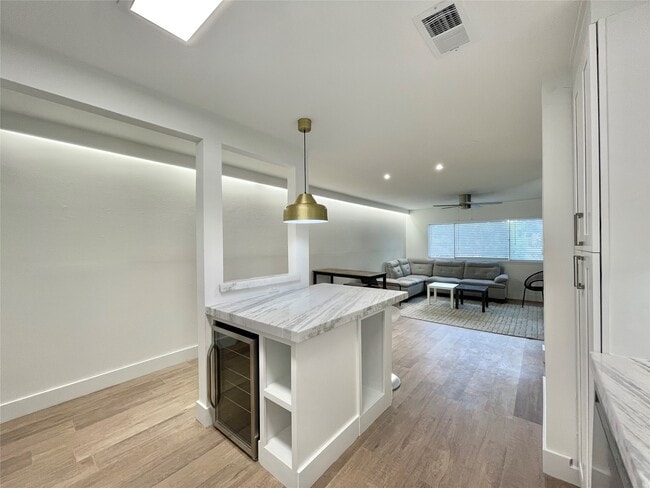 Building Photo - 614 Kipling St