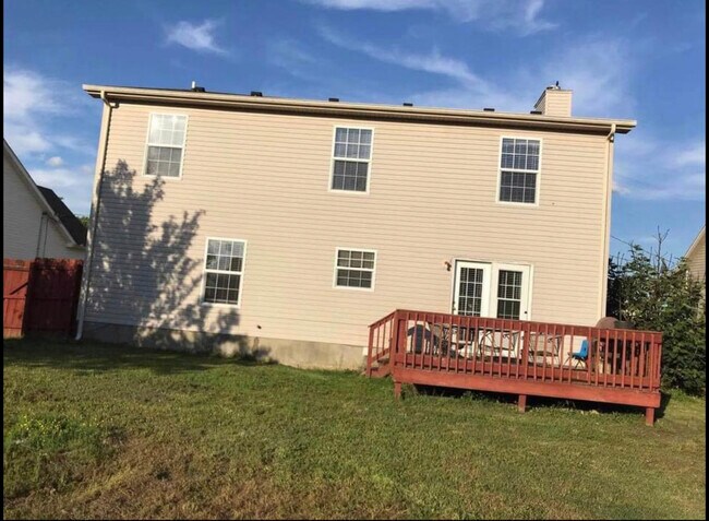Building Photo - 321 Clearlake Dr