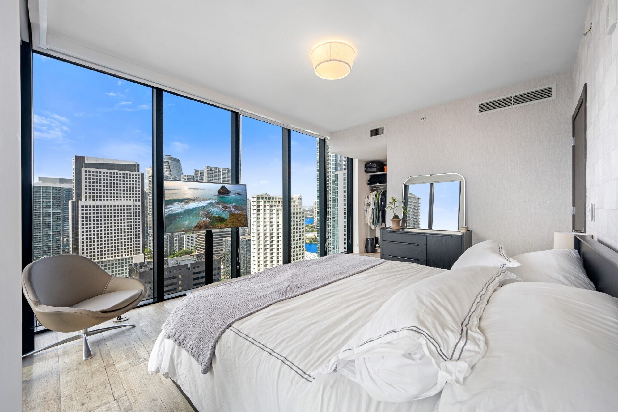 Building Photo - 1010 Brickell Ave