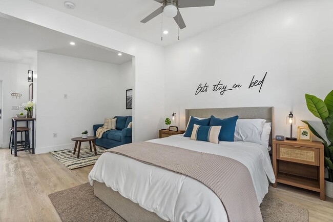 Building Photo - 6726 SW 19th St