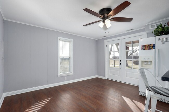 Building Photo - Charming Country Home — 4 Bed | 1 Bath | 1,500 Sq Ft