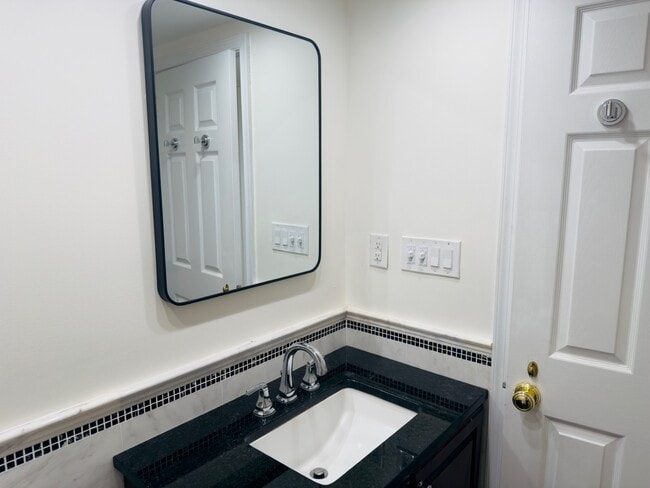 Building Photo - 1080 Wisconsin Ave NW