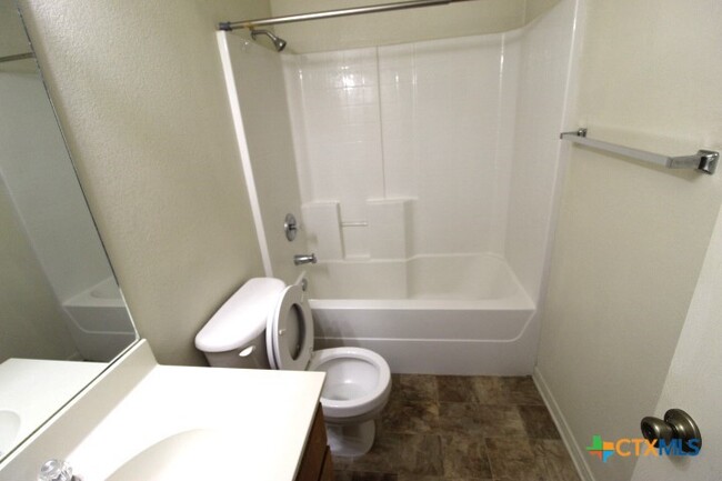 Building Photo - 4205 Primrose Dr