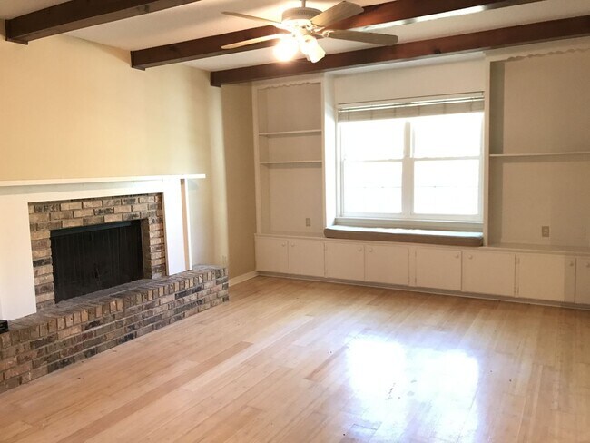 Building Photo - Downtown Fairhope - Walking Distance to Fa...