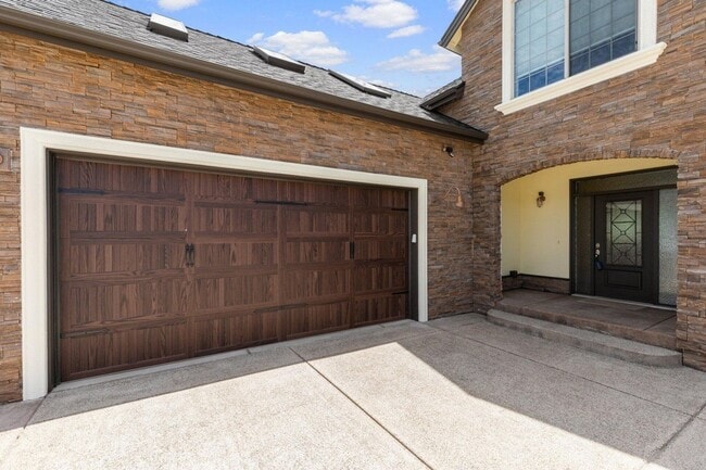 Building Photo - 4334 Vineyard Terrace