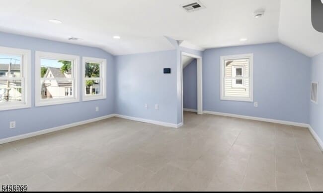 Building Photo - 280 Conklin Ave