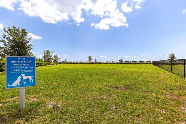 Building Photo - 16330 Oakview Dr