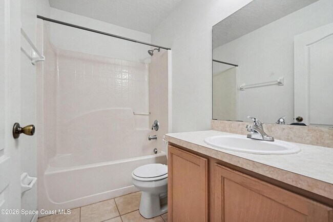 Building Photo - 5353 Outlook Dr