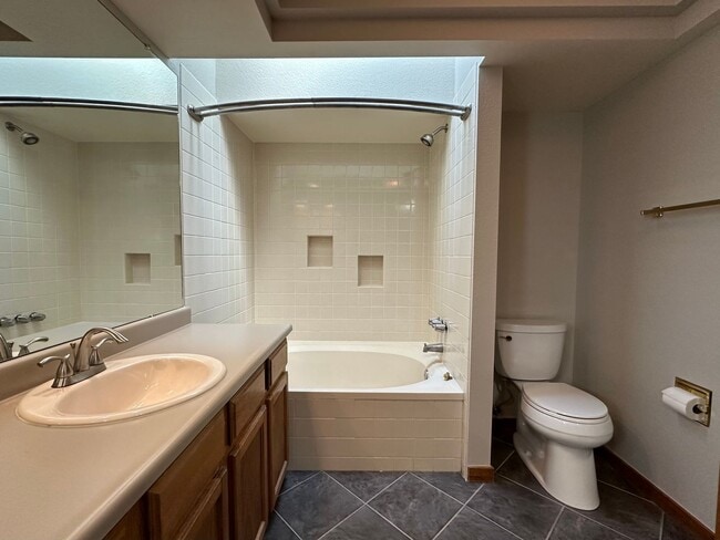 Building Photo - 10606 Kipling Way