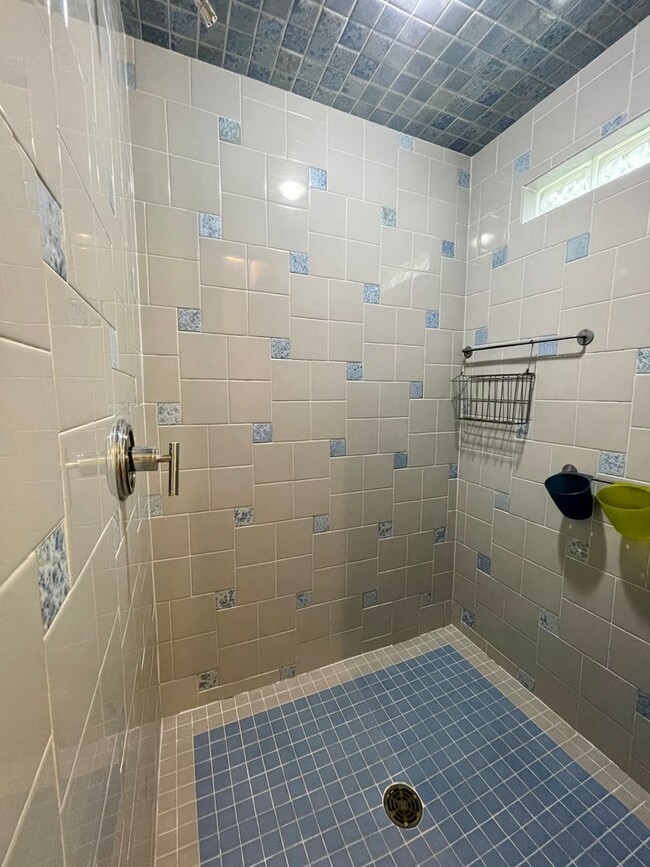 Building Photo - 4718 Depew Ave