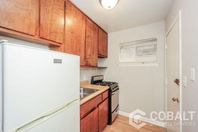 Building Photo - 905 Greenwood Ave NE