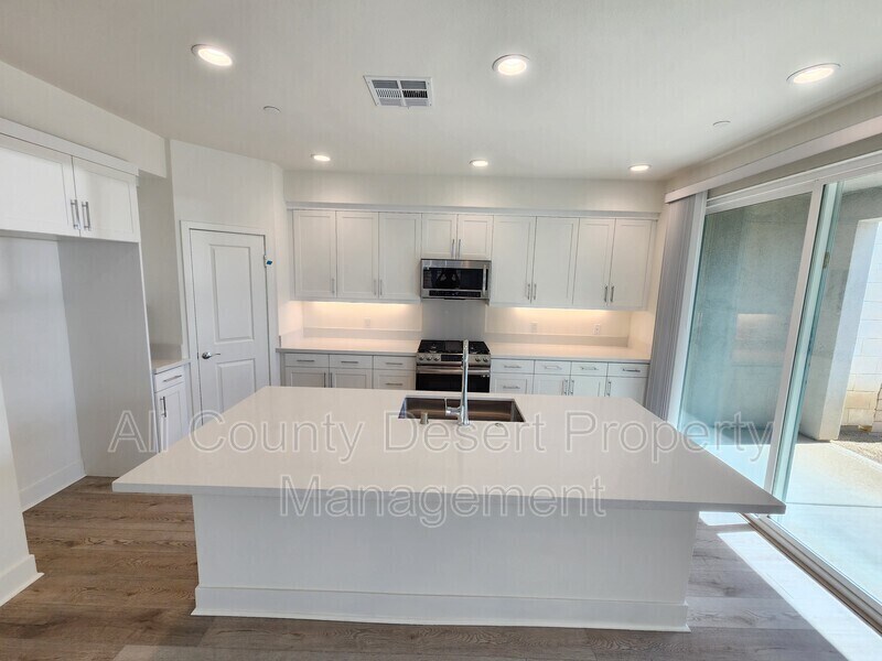 Building Photo - 43215 Passagio Lago Way